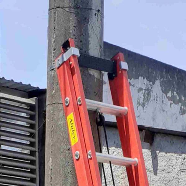 Escada Extensível Fibra de Vidro 32 Degraus FE832 Alulev