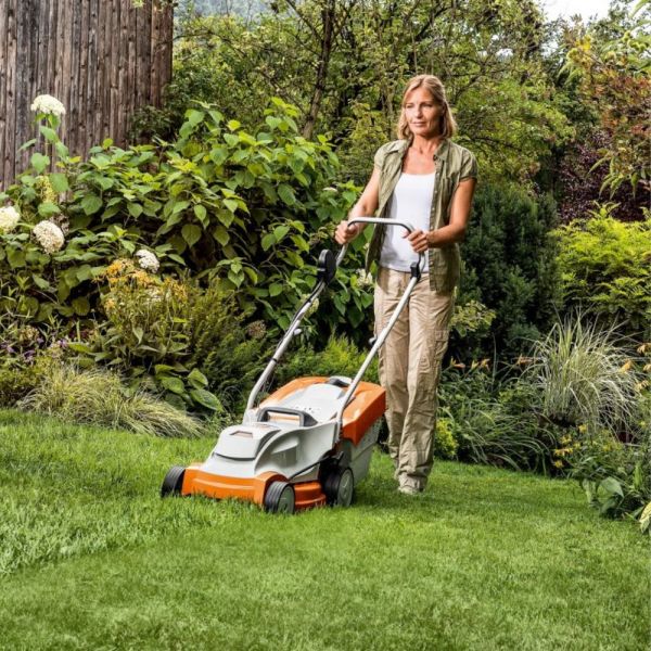 Cortador de Grama à Bateria RMA 235.1 63110111417 Stihl 