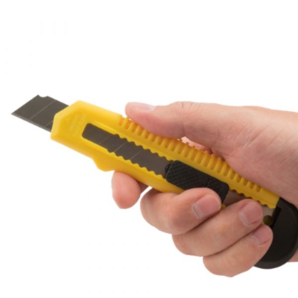 Estilete Largo 18mm Com 2 Lâminas 6MC EDA