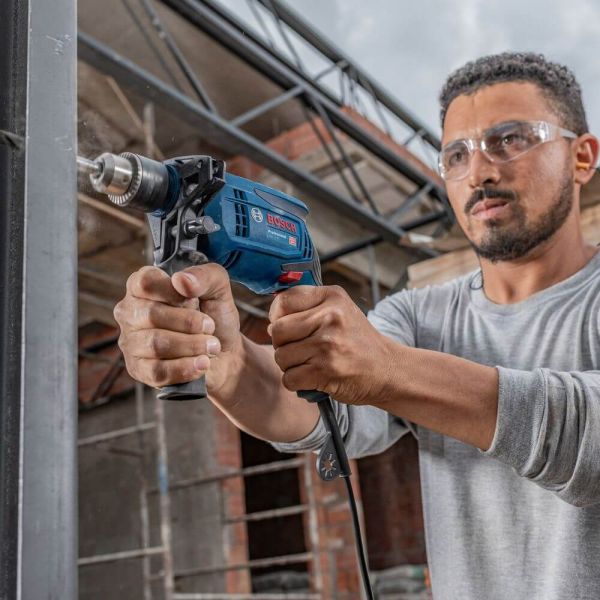 Furadeira de Impacto Bosch GSB 13 RE-M 750W 220V, em maleta