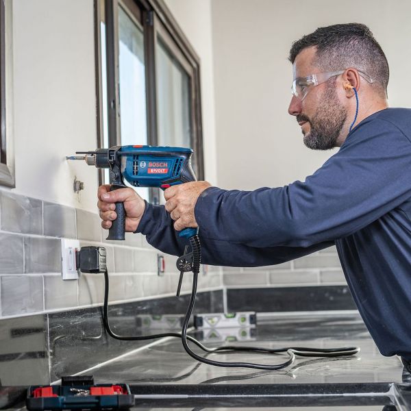 Furadeira de Impacto Bosch GSB 13 RE Bivolt 750W