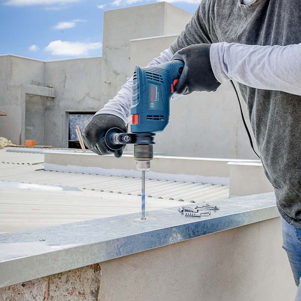 Furadeira de Impacto Bosch GSB 550 550W 220V 14 Acessórios