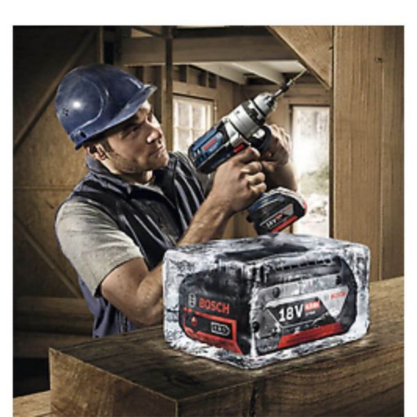 Kit Bosch 2 baterias GBA 18V 4,0Ah e Carregador GAL 1880 CV 220V