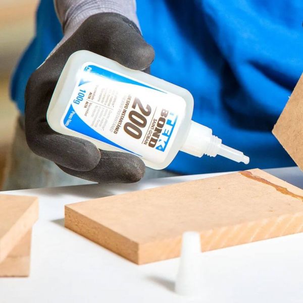 Kit Moveleiro Cola Instantânea 200 100g + Acelerador Qfs 100g Tekbond