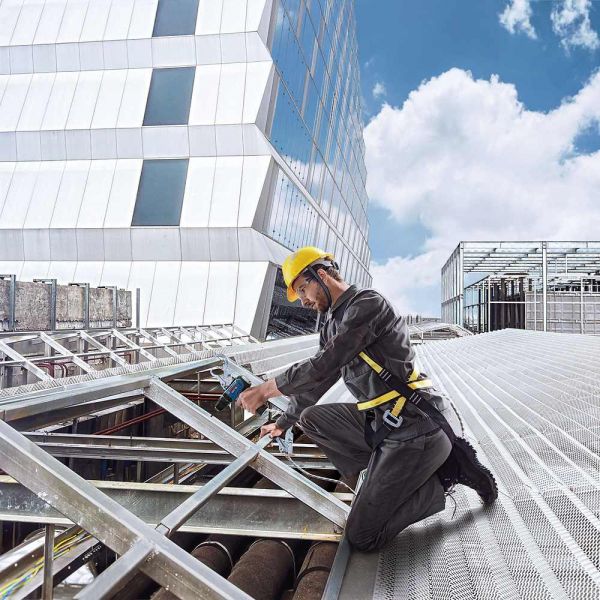 Parafusadeira Furadeira Bosch GSB 12V-30 Brushless 12V 2 baterias e maleta