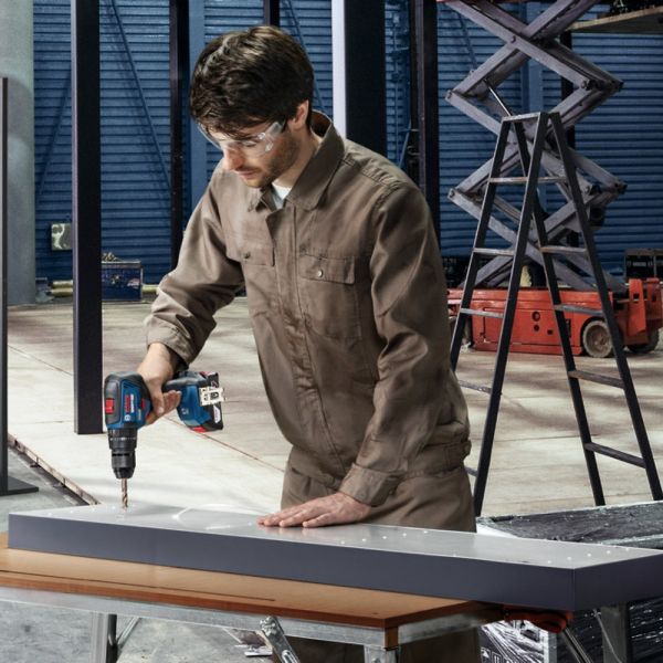 Parafusadeira Furadeira de Impacto Brushless GSB 18V-50 2 Baterias Bosch