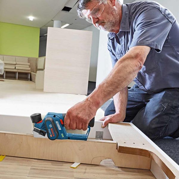 Plaina à bateria Bosch GHO 12V-20, 12V Sem Bateria Brushless