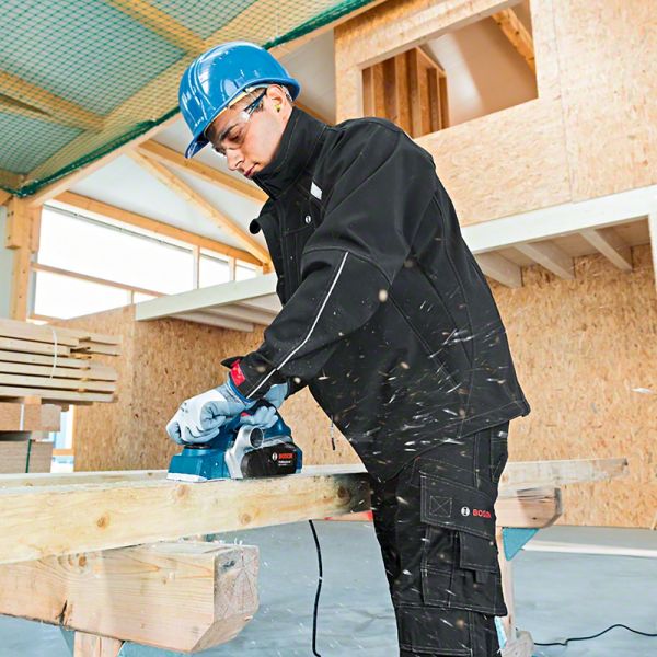 Plaina Bosch GHO 26-82 D 710W 220V com Saco Coletor de Pó