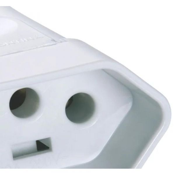 Plugue Fêmea Granel Branco 2P+T 10 A 250 V Tramontina