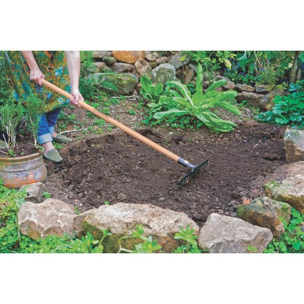 Rastelo/Ancinho Curvo 12 Dentes com Cabo- Tramontina