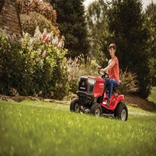 Trator Cortador de Grama Dirigível 13B877BS309 Toyama