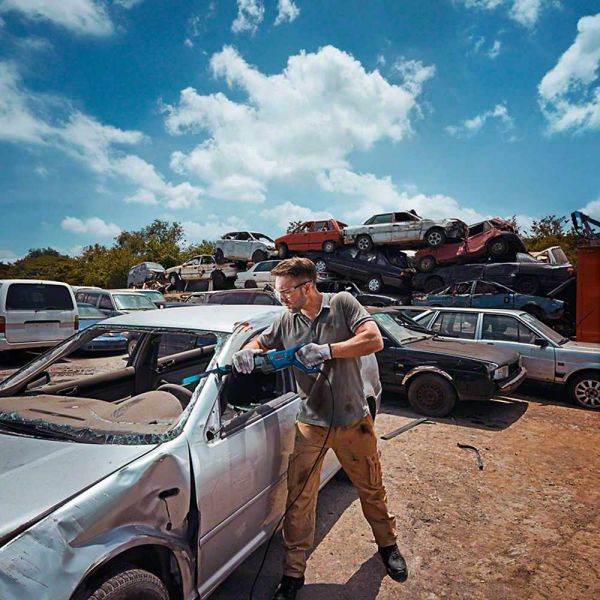 Serra Sabre Bosch GSA 120 1200W 220V com 1 lâmina de serra