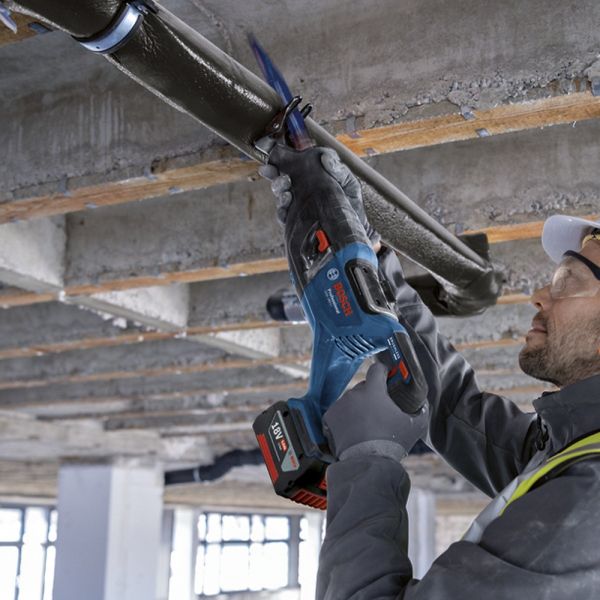 Serra Sabre Bosch GSA 185-LI 18V Sem Bateria Brushless com 2 lâminas 