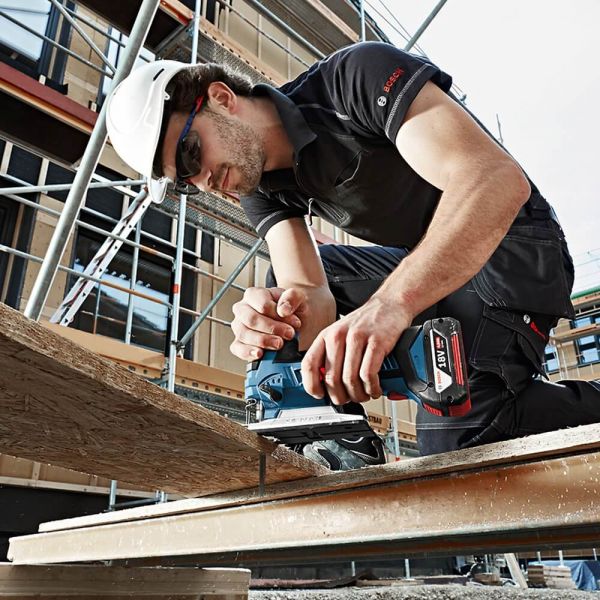 Serra Tico-Tico a Bateria Bosch GST 18V-LI, 18V, sem Bateria e sem Carregador, em Caixa de Papelão