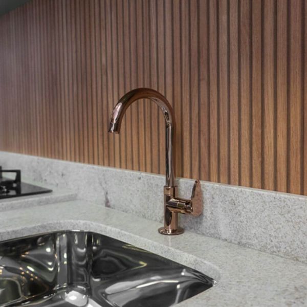 Torneira de Mesa com Bica Móvel Rose Gold Allure Décore Viqua 