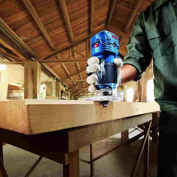 Tupia GKF 550 Com 550W 220V Com 2 Pinças Bosch